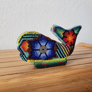 Mexican Folk Art Handmade Wooden Huichol Beaded Whale Fish Sculpture‎ Figure